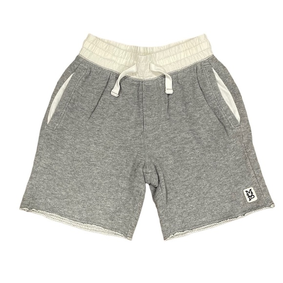 CARTERS Boy's Gray Kids Sweat Shorts. Size 6. - Picture 2 of 4